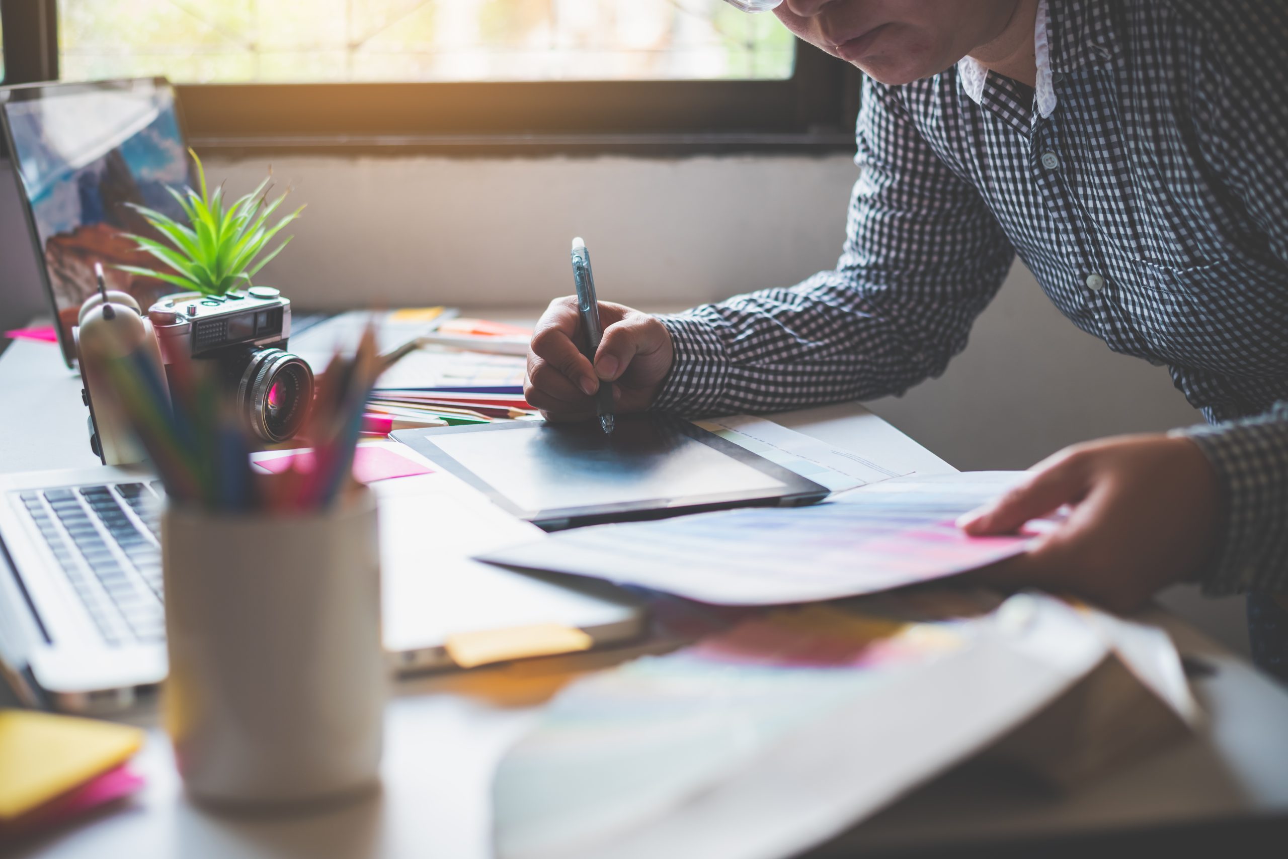 How Much Does a Freelance Graphic Designer Cost in the UK?